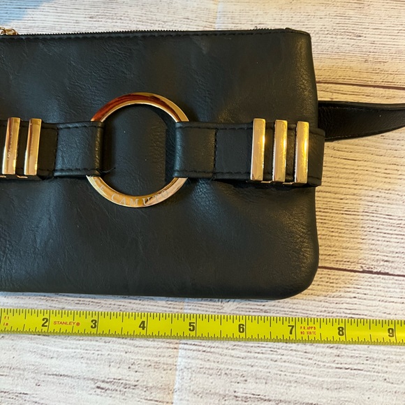 Vince Camuto Fanny Pack - Picture 4 of 6